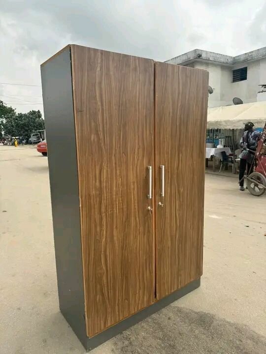 Armoire en bois moderne