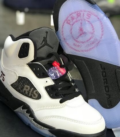 New Stock Alert🛍 New Blazing Jordan sneakers