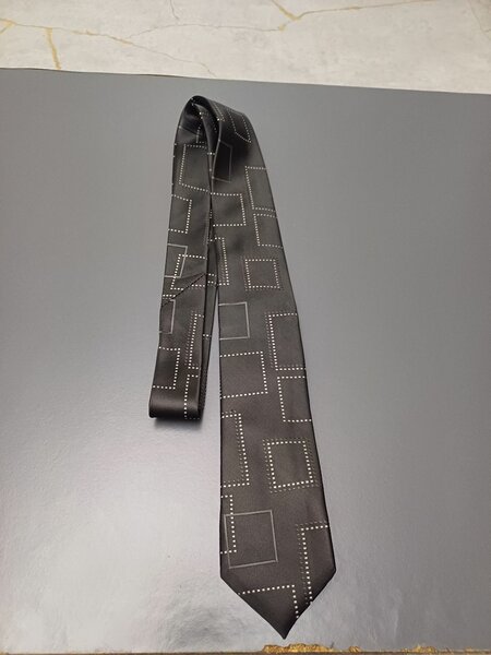 Cravate en soie noire élégante