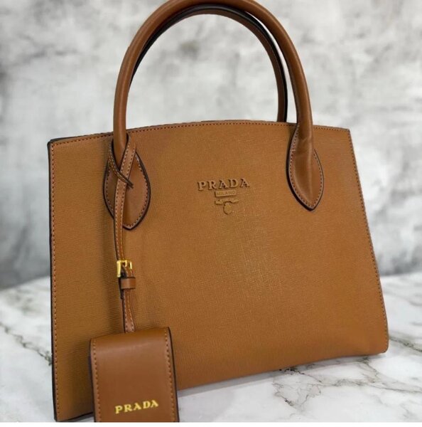 Sac à main Prada élégant