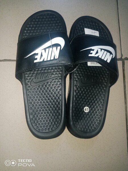 Tongs Nike Benassi Homme