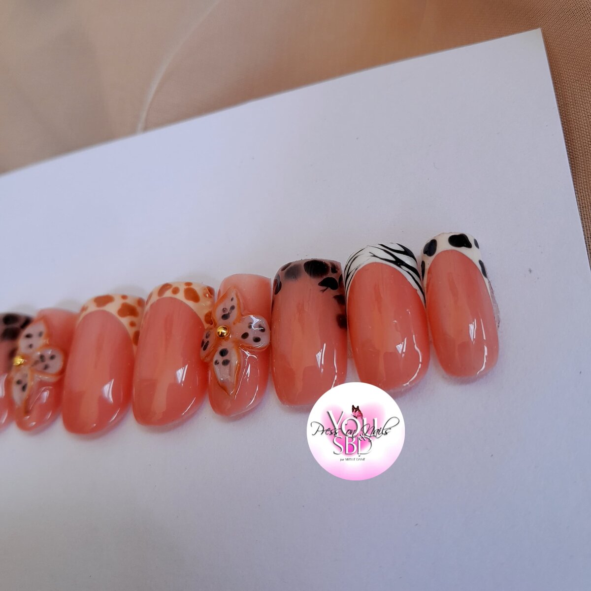 Press on Nails chics