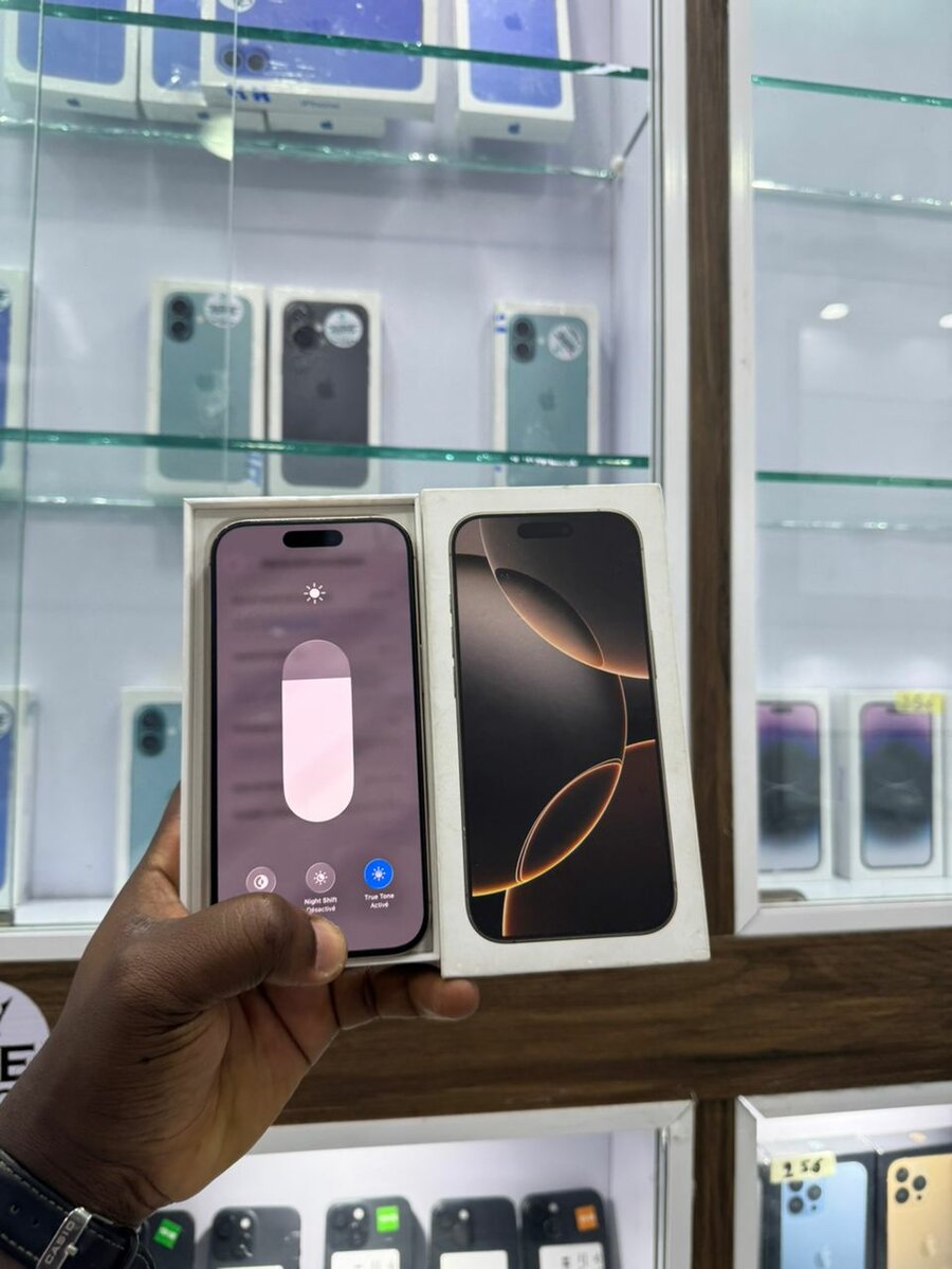 16 pro 256giga très propre