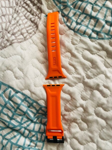 Uk pre owned Apple Watch straps for 41/43/45mm At k150 each