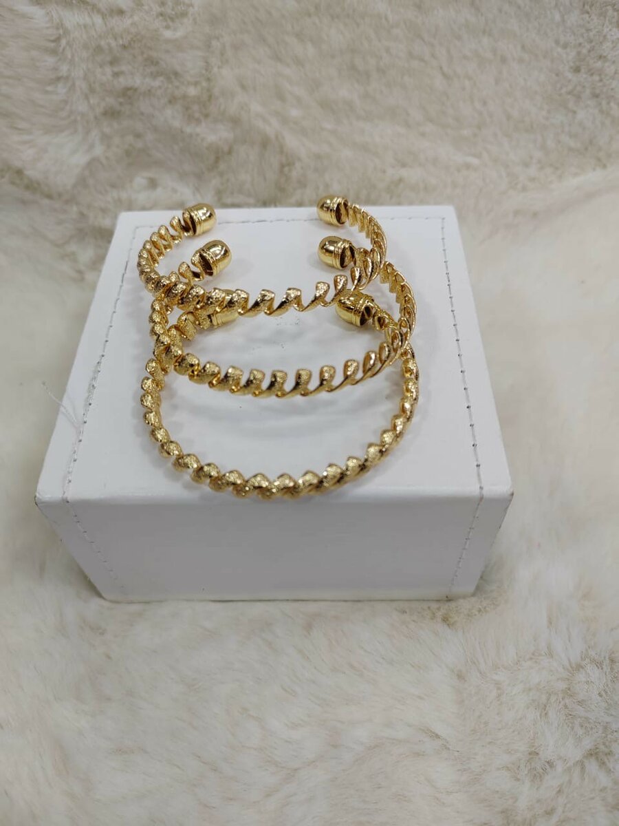 Bracelets élégants en or