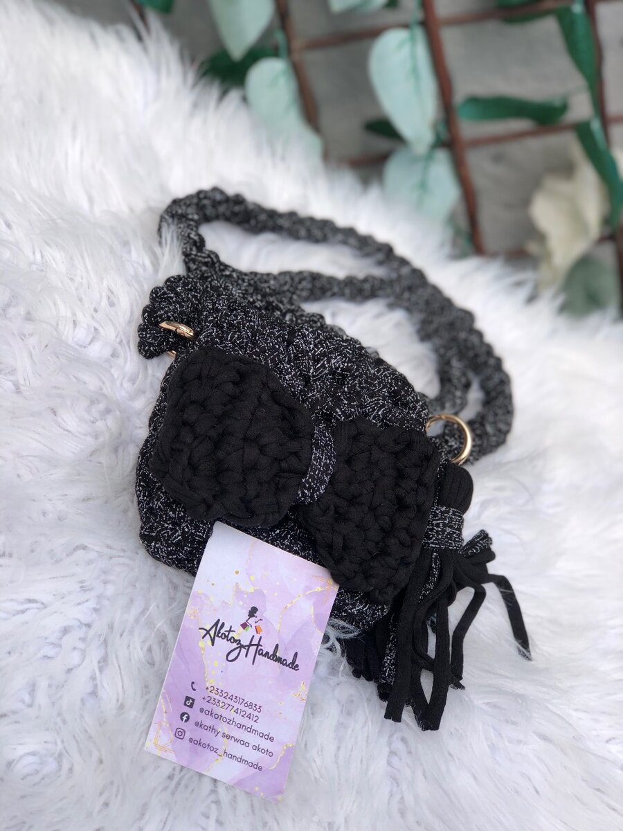 Crochet side bag