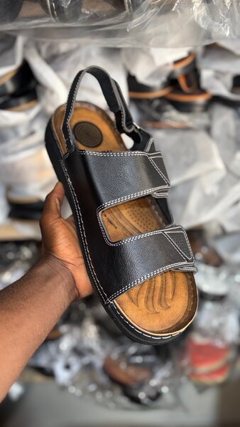 Sandales en cuir ajustables