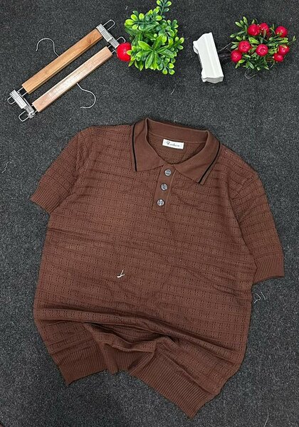 Polo marron en tricot classique