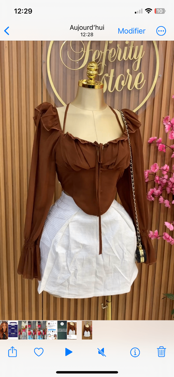 Top court à manches bouffantes