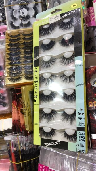 Faux cils volumineux Sarra Oliver