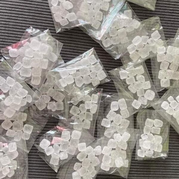 4 sachet de Bonbon blanc