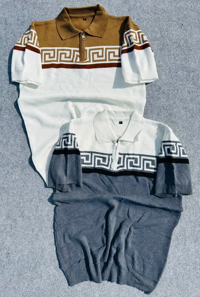 Polo à rayures et motifs Grecs