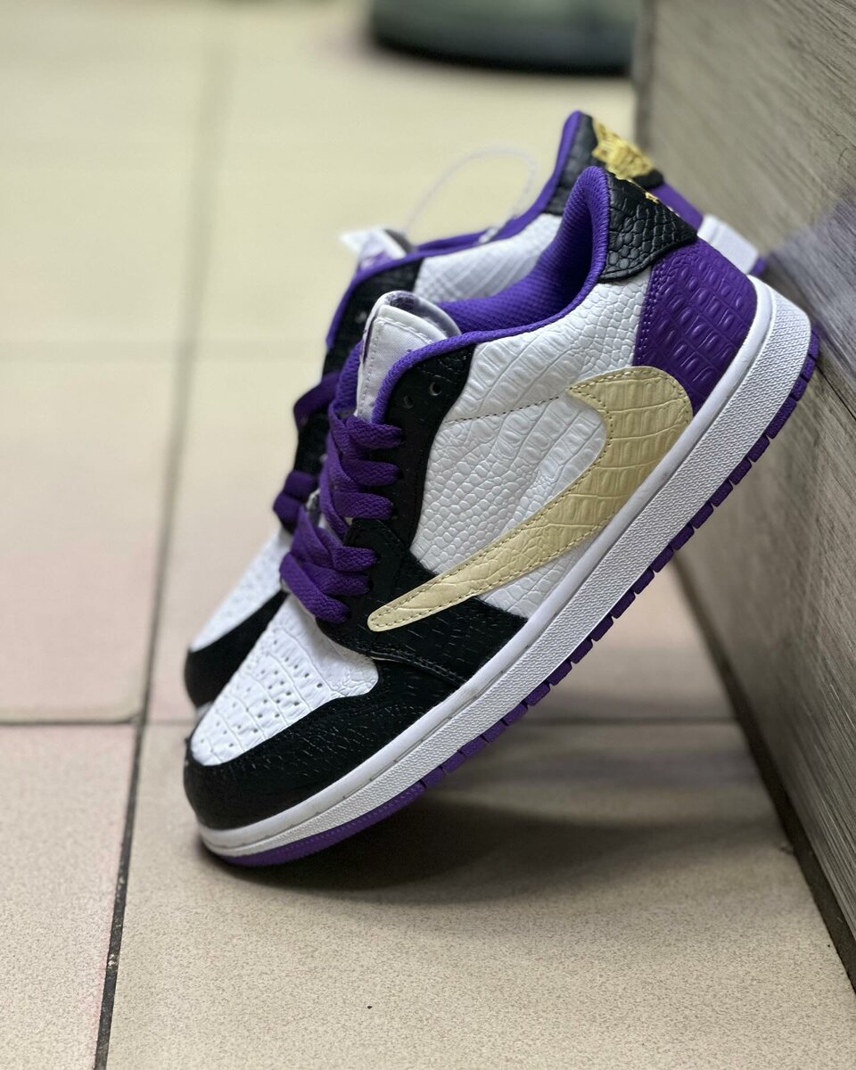 Stylish and comfortable men's sneakers Nike