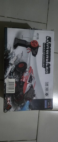 Voiture télécommandée 4x4