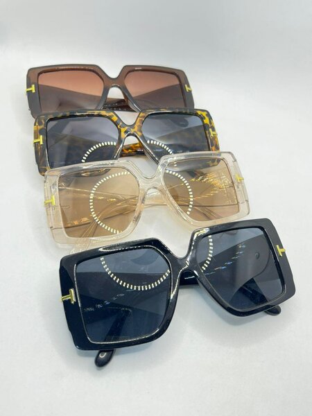 Lunettes de soleil carrées élégantes