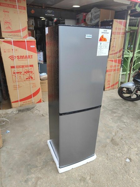 Réfrigérateur combiné moderne