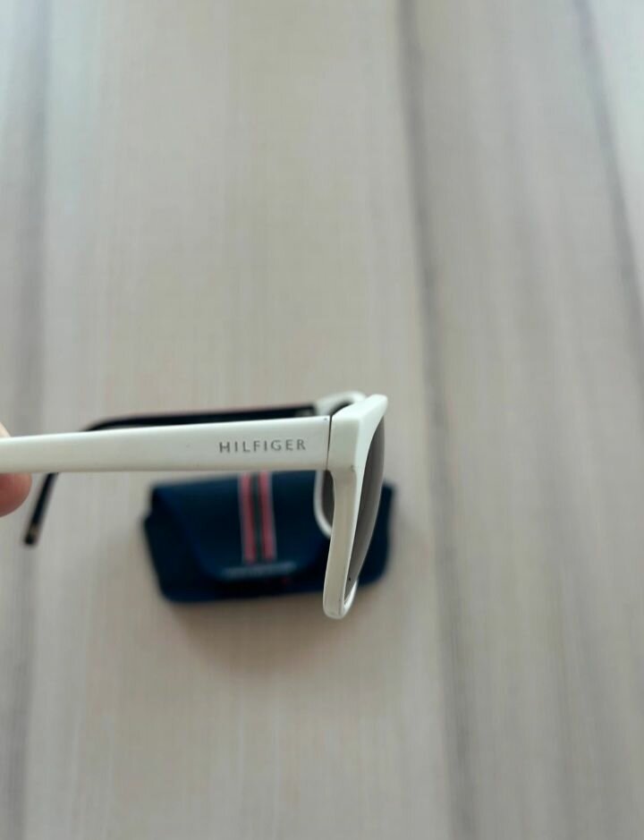 Lunettes de Soleil Tommy