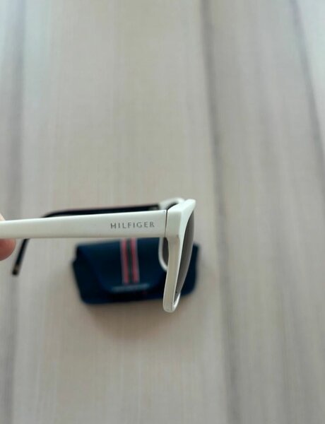 Lunettes de Soleil Tommy