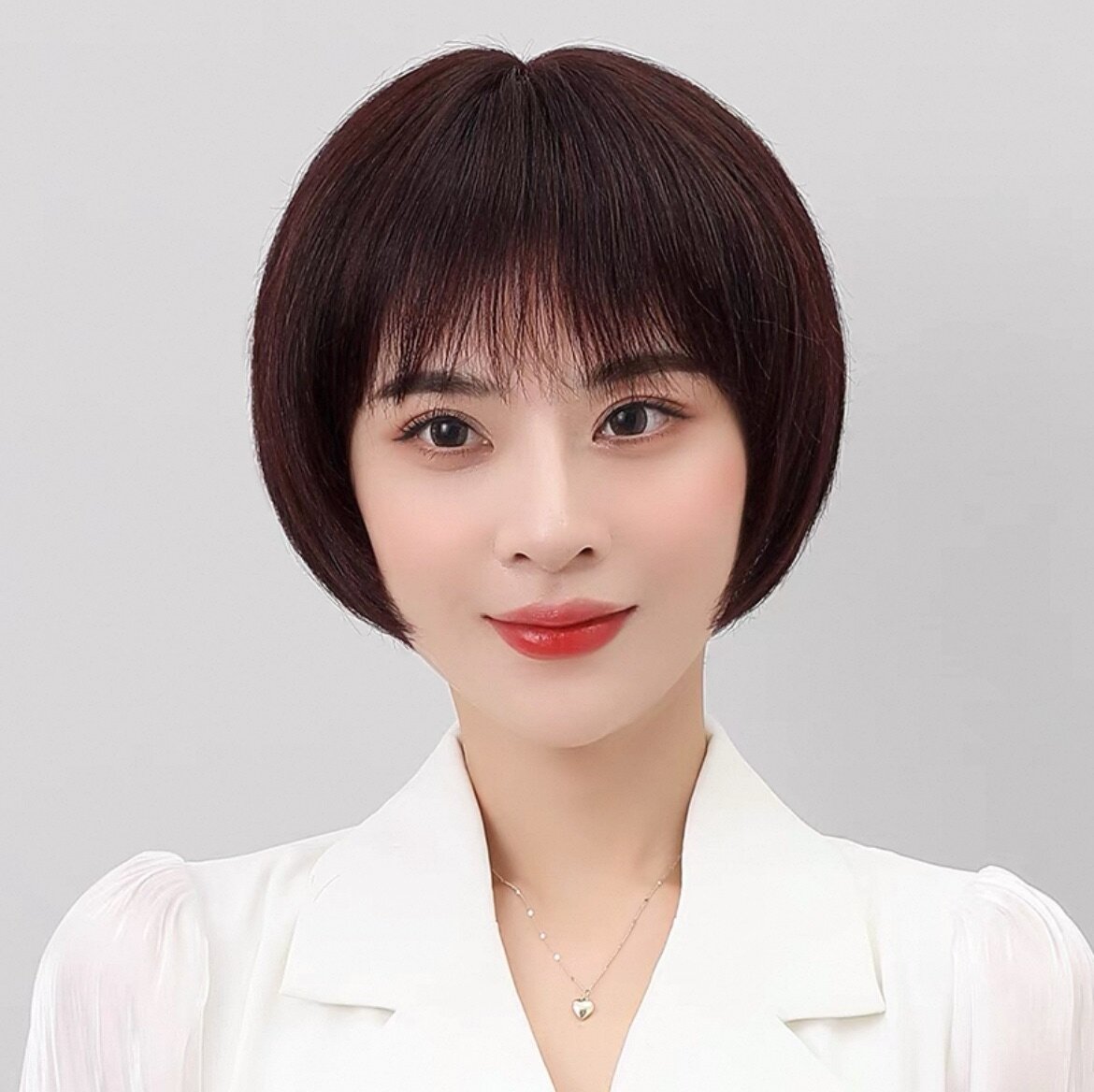 Женский парик, короткий