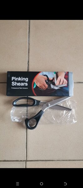 Ciseaux cranteurs professionnels