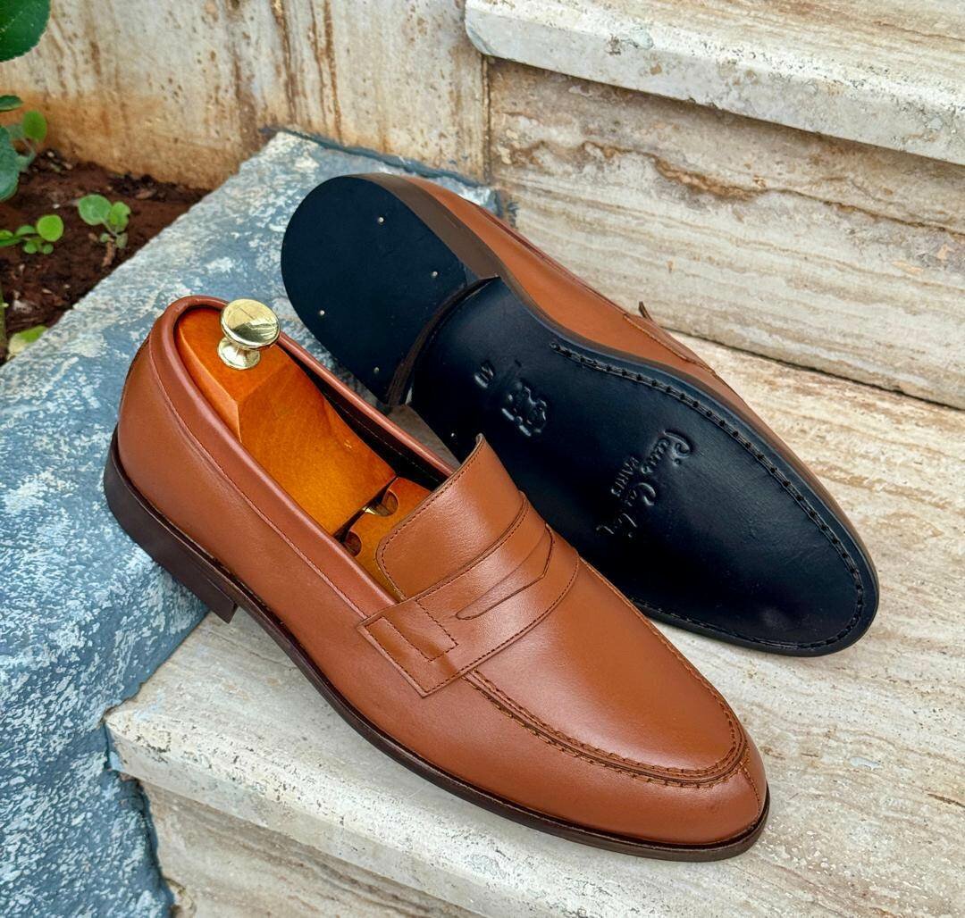 Mocassins en cuir marron élégant