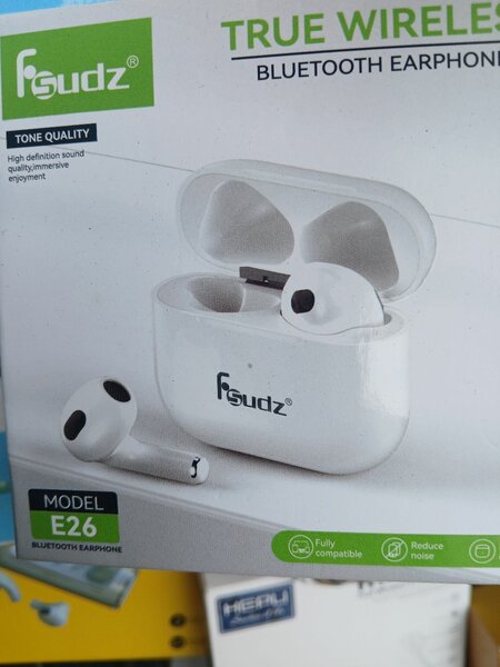 Fsudz Earphones Bluetooth E26