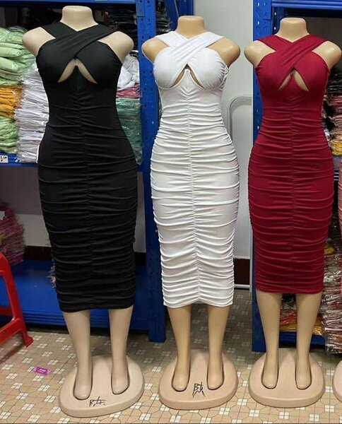 Robe élégante plissée