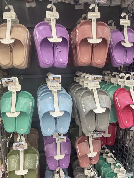 Sandales colorées confortables