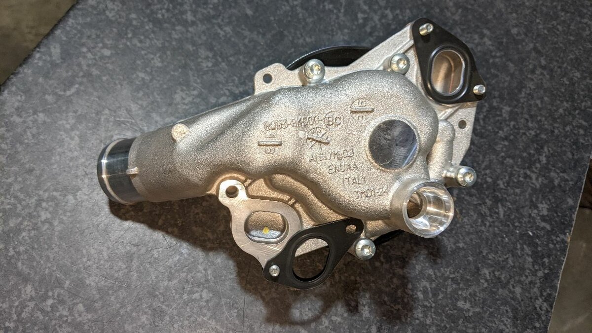 Engine water pump assembly For RANGE ROVER SPORT SVR V8 2025