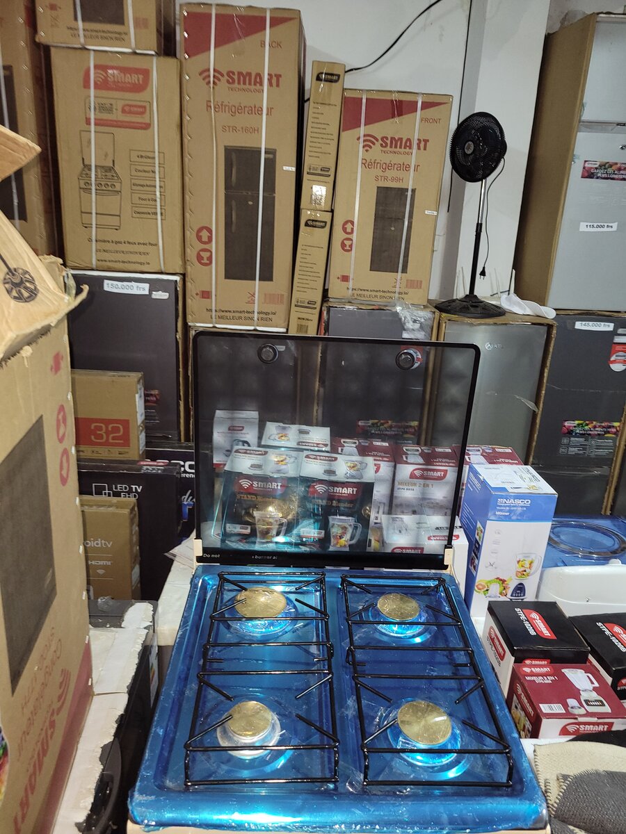 Cuisinière yucel 4feux 2 feux dans le four