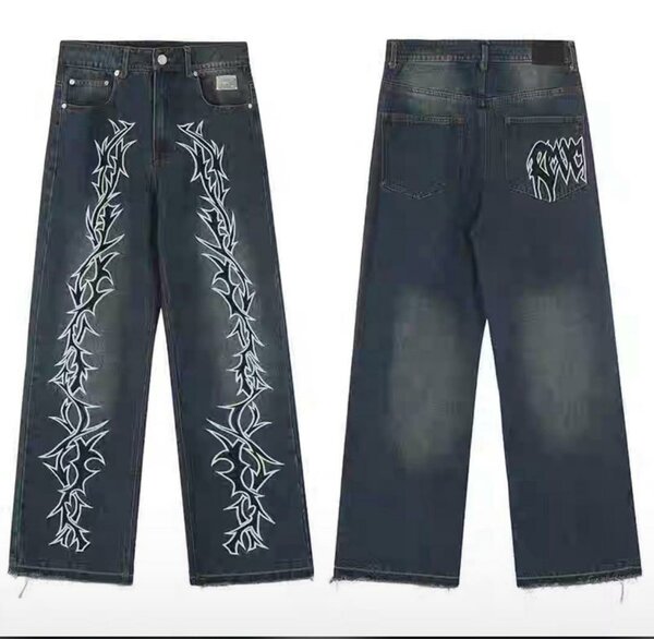Jeans larges brodés tendance