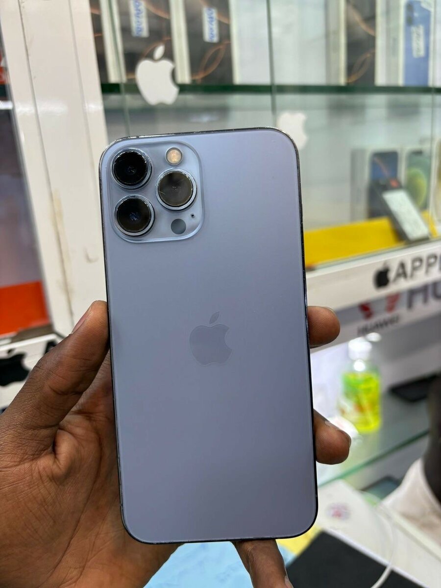 iPhone 13 Pro Max 256go quasi neuf 290.000