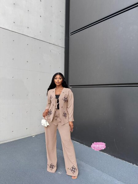 Ensemble élégant femme floral