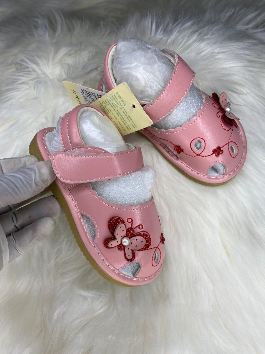 Babies sandals available in size 140/2.0