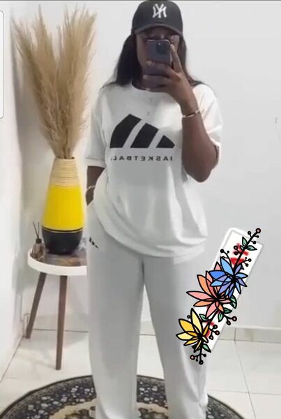 Ensemble de sport élégant femme