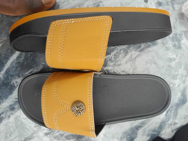 Sandales homme en cuir jaune