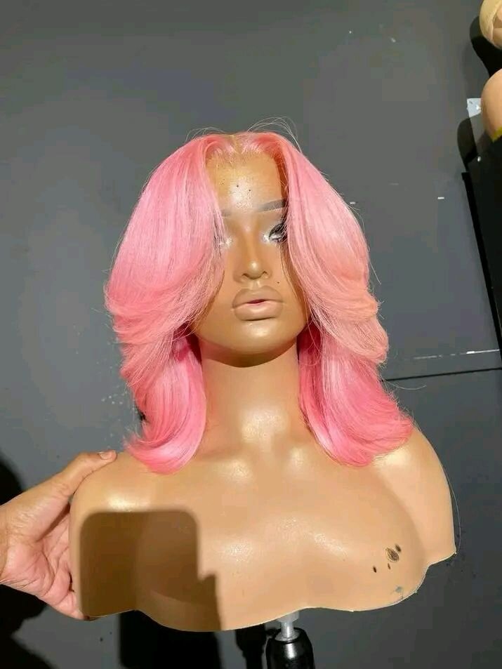 Perruques Colorées en Dentelle