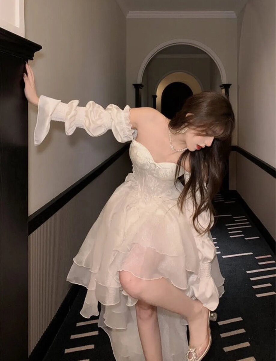 Белое платье