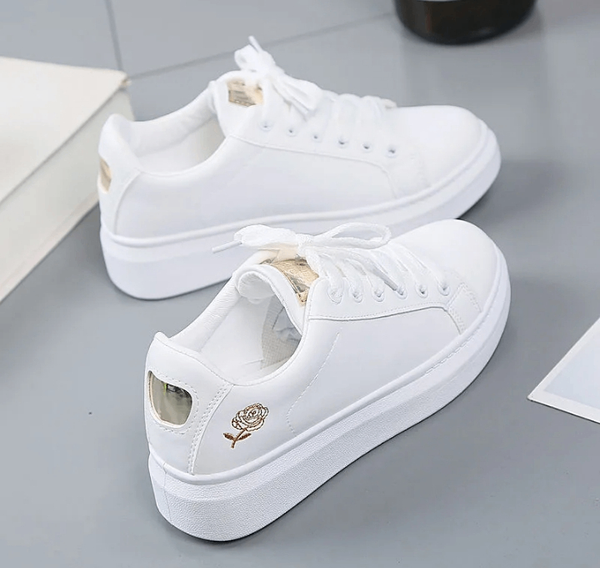 Baskets en cuir blanc pour femmes