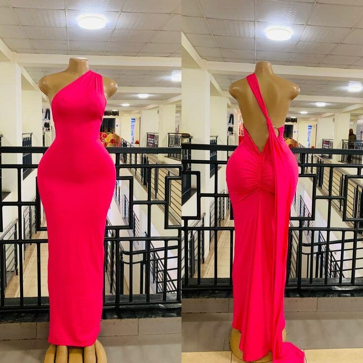 Robe longue à bretelles fendue