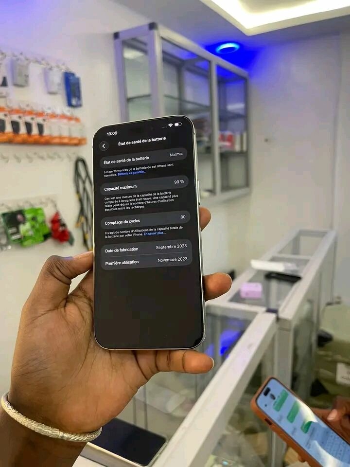 iPhone 15 pro Max 512go