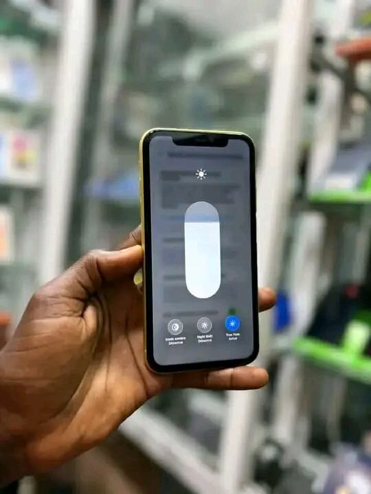 iPhone 11 Jaune Édition