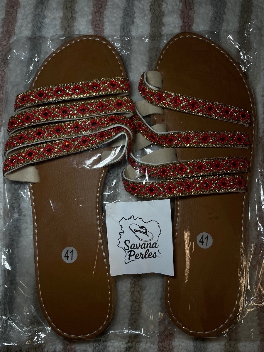 Sandales perlées rouges élégantes