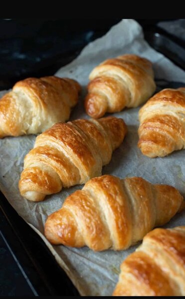 Croissant et gâteau yaourt