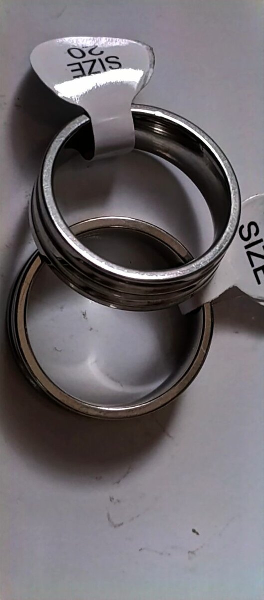 Alliances élégantes en acier inoxydable