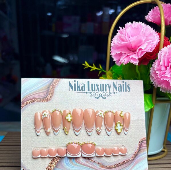 Nika Luxury Ongles
