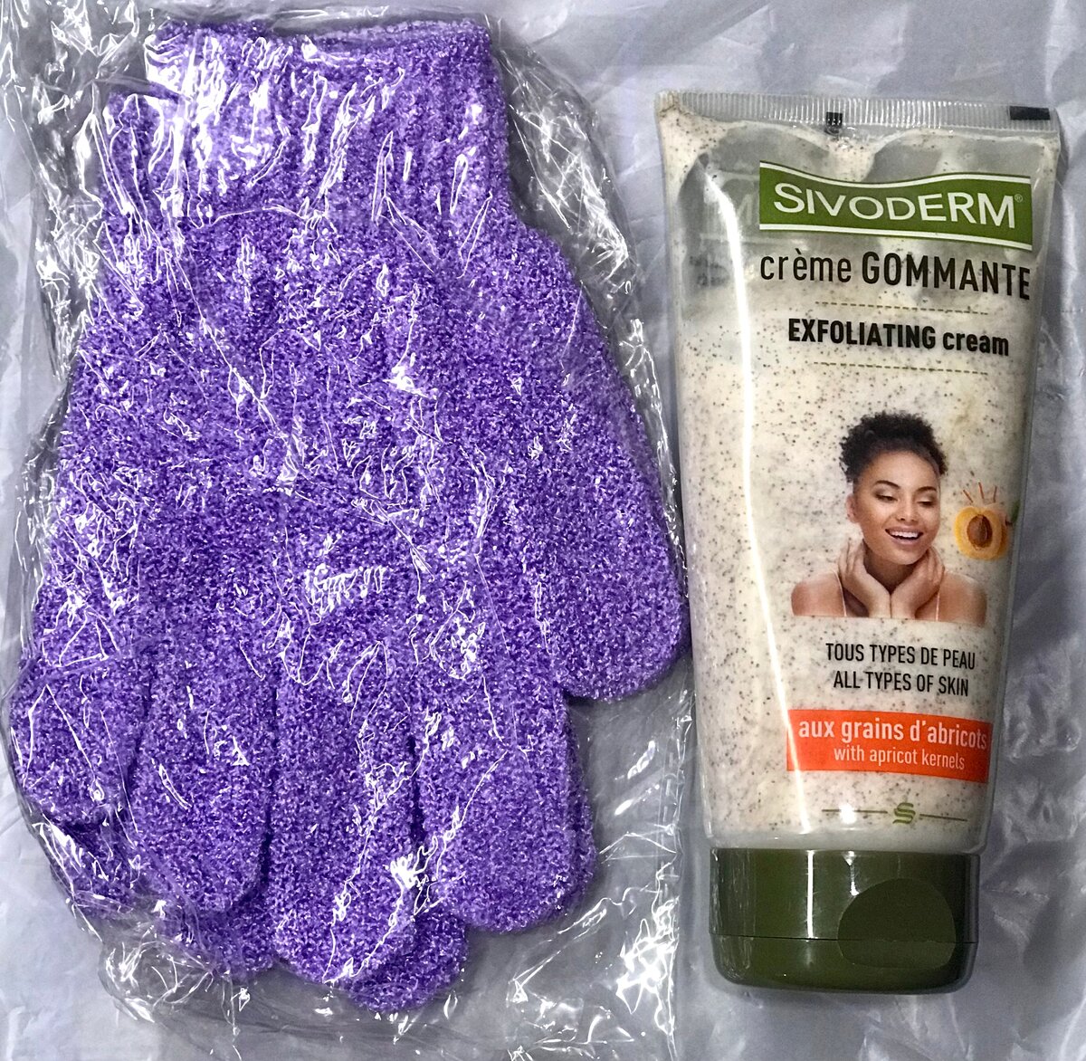 Gants exfoliants visage et corps