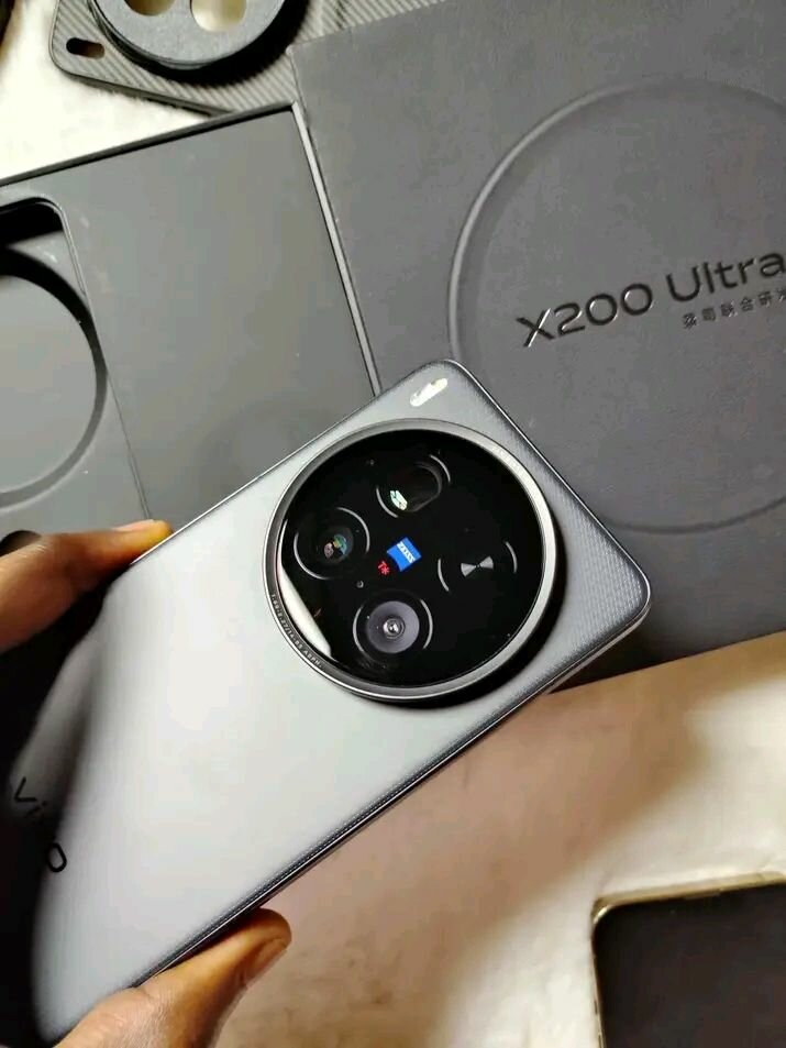 Vivo X200 Ultra Smartphone