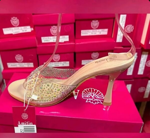 Sandales à talons ornées