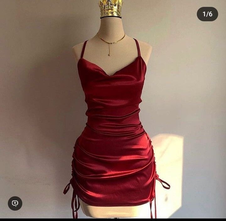 Robe Satinée Rouge Élan